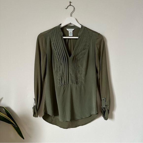 Sundance Silk Blend Long Sleeve V-Neck Top in Olive Green Size XS - Picture 1 of 6